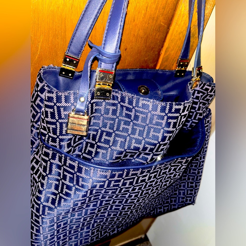 Tommy Hilfiger Jacquard TH tote